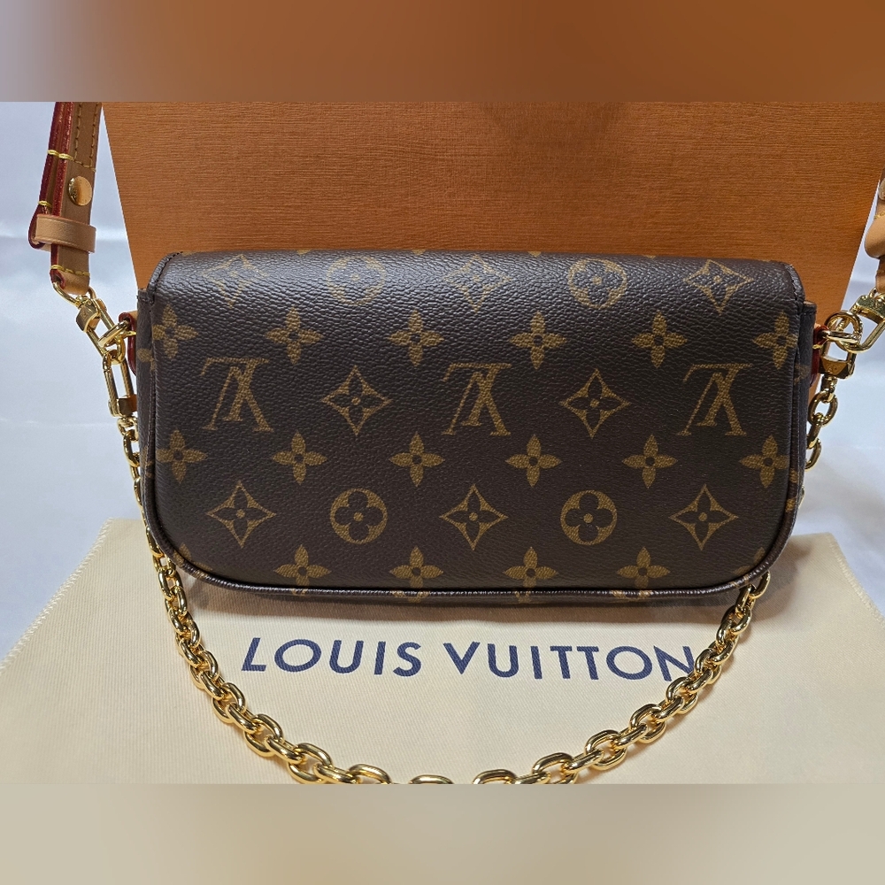 Louis Vuitton IVY Monogram Canvas Shoulder Bag with Gold Hardware and Tan Strap - Picture 4 of 11
